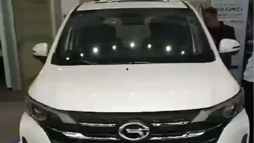 国产车爬坡比拼视频